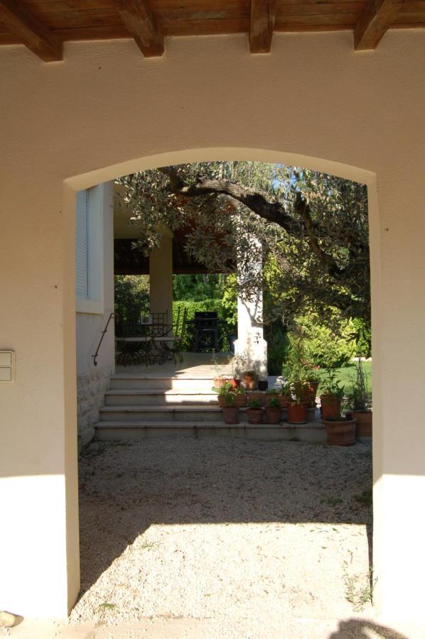 Bed and Breakfast La Goutadou Cabannes Exterior foto