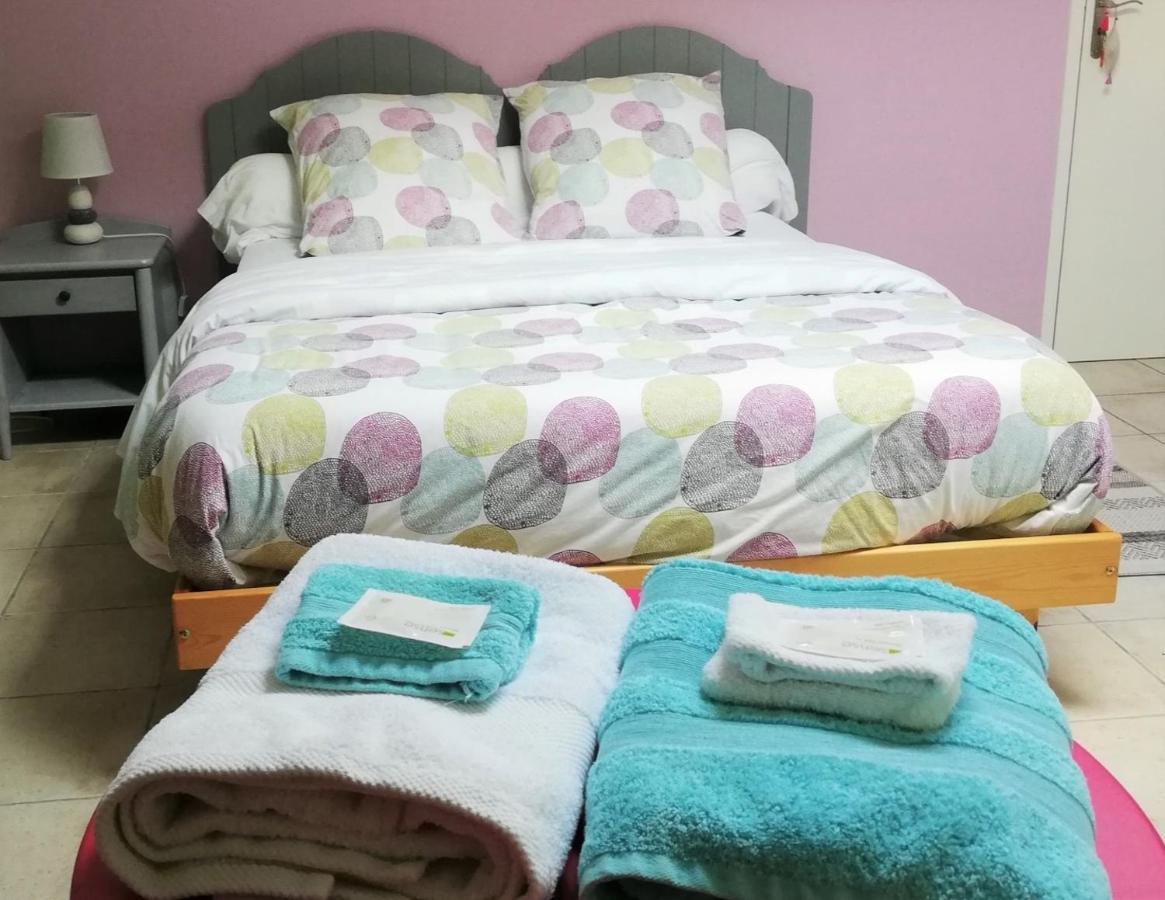 Bed and Breakfast La Goutadou Cabannes Exterior foto